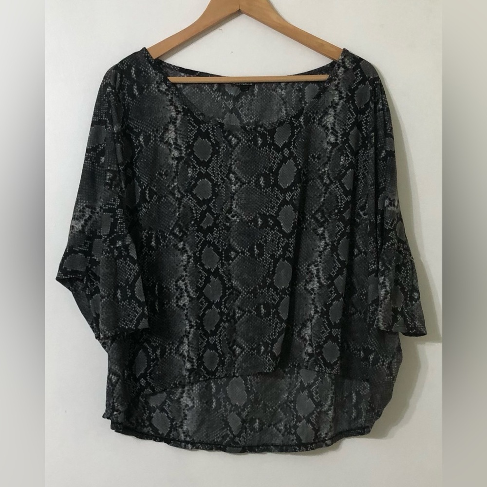 Express Black & Gray Snake Print Long Sleeve Top. S/P